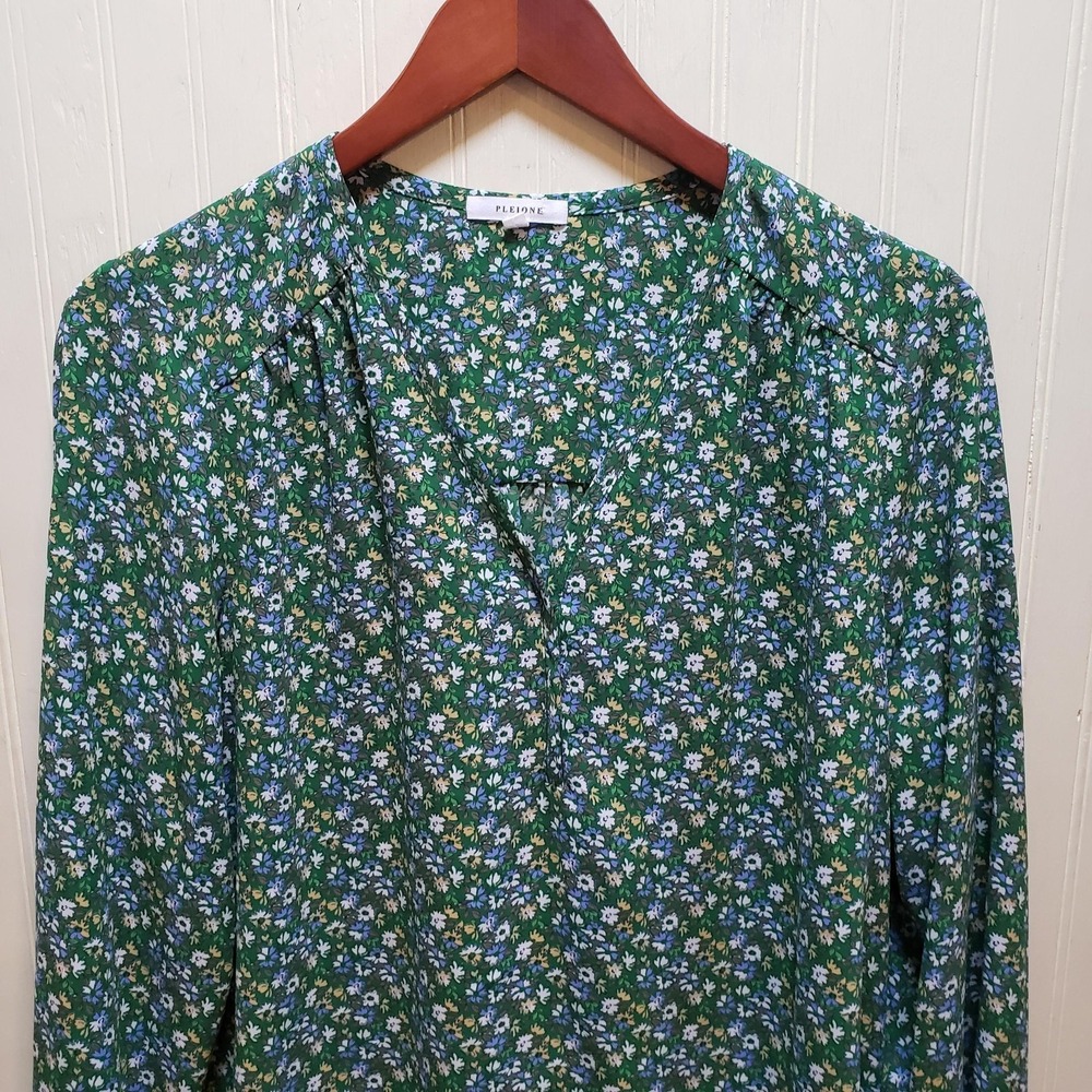 Pleione Blouse Womens M Green V Neck Long Sleeve Floral Print Tunic Top